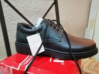 Zapatos de trabajo NUEVOS!
