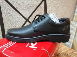 Zapatos de trabajo NUEVOS!