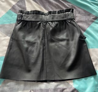 Falda cuero polipiel zara