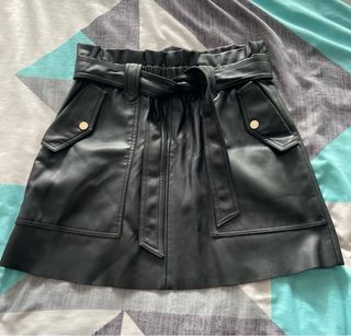 Falda cuero polipiel zara