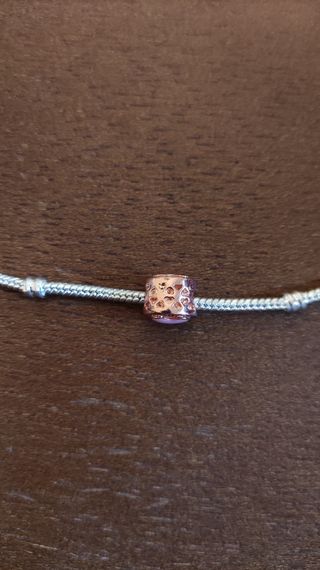 Charm redondo con corazón rosa 🩷(rose gold)