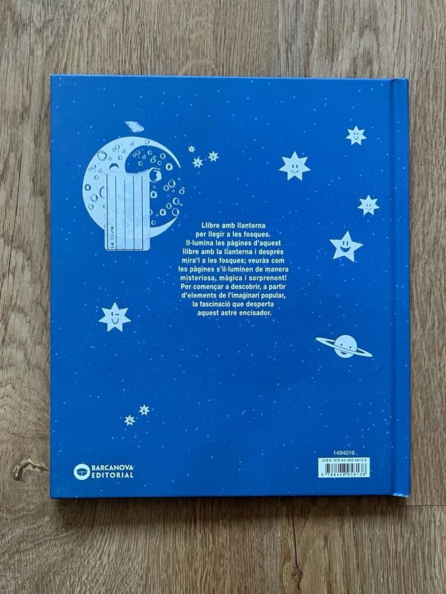 Libro La lluna para leer a oscuras CATALAN