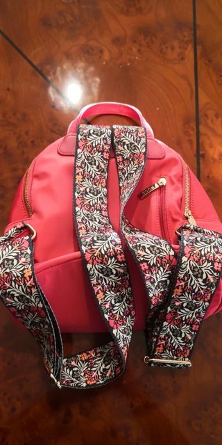 Mochila Noco. Nueva. Fucsia
