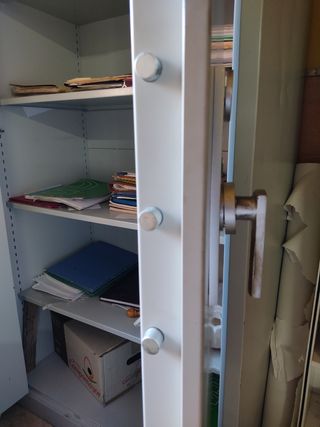 Armario antiincendio con caja de segurid