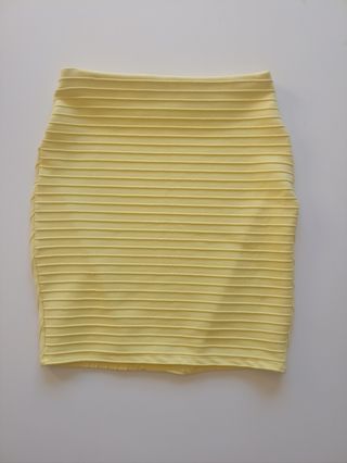 MiniFalda amarilla