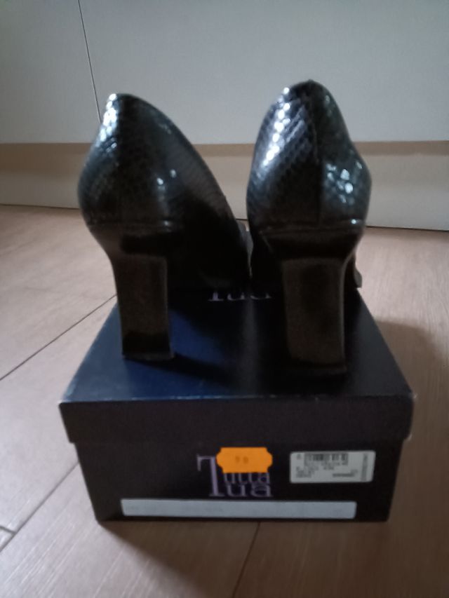 Scarpe pitonate nere 