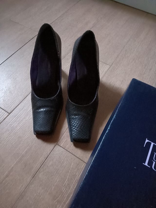 Scarpe pitonate nere 