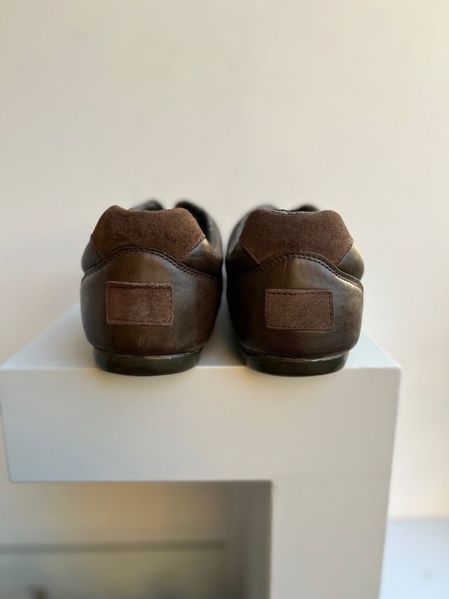 Zapatillas casual de piel. Preciosas