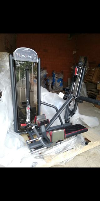 Maquinaria gimnasio pesas powerlifting