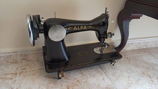Máquina de coser vintage Alfa