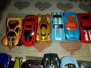 Hotweels 1:64