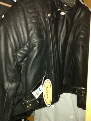 Chaqueta moto sin estrenar miline piel