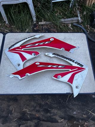Placas laterales delanteras CRF 450 09