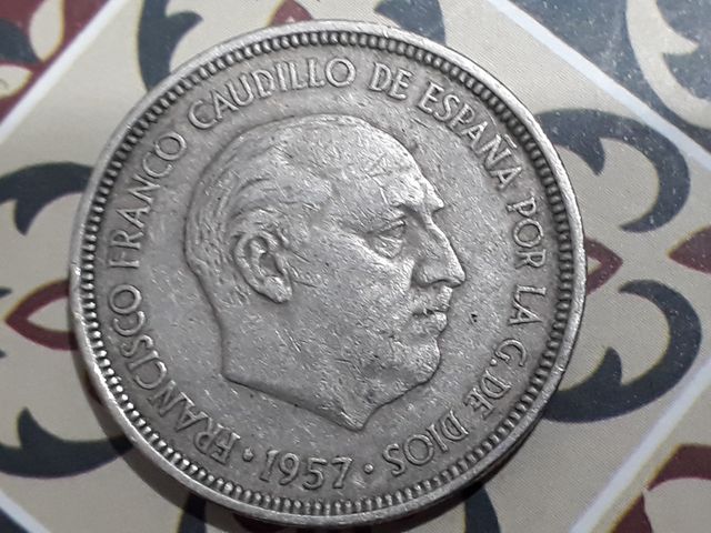 5 Pesetas 1957 estrella 57 MONEDA del CAUDILLO