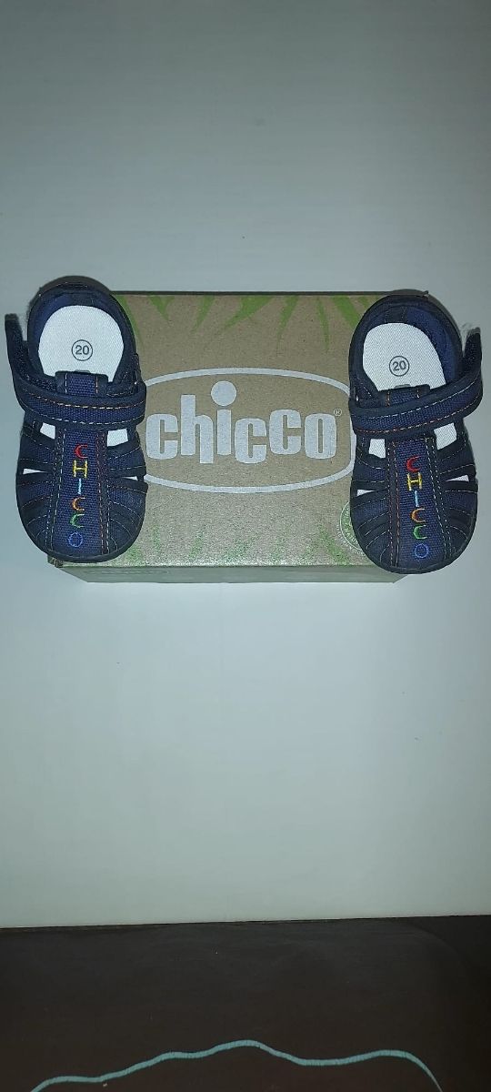 Sandalias Chicco talla 20