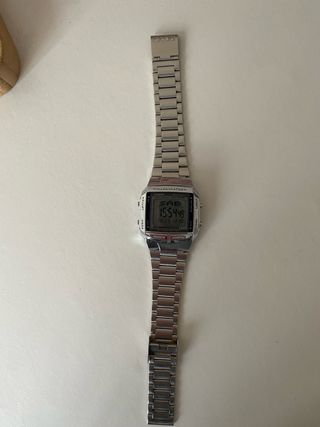 Reloj CASIO plateado