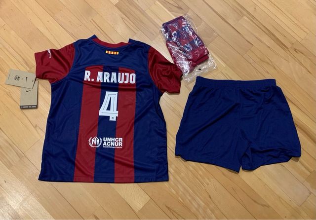 conjunt Barça oficial R.Araujo
