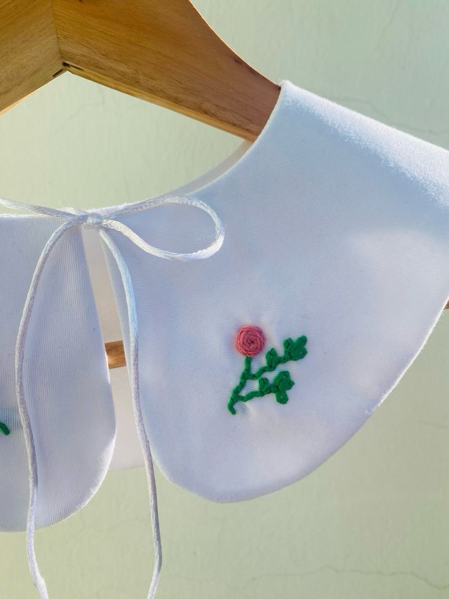 Collar Peter Pan desmontable bordado a mano