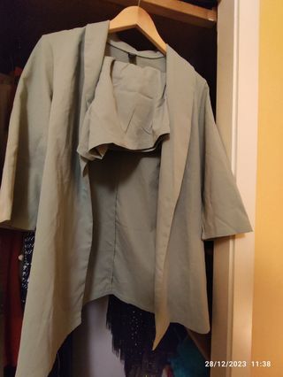 Conjunto americana, pantalón y top