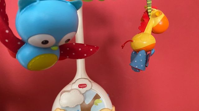 Movil de cuna con proyector de estrellas Tiny Love