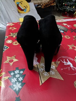 Sandalias negras de tacón