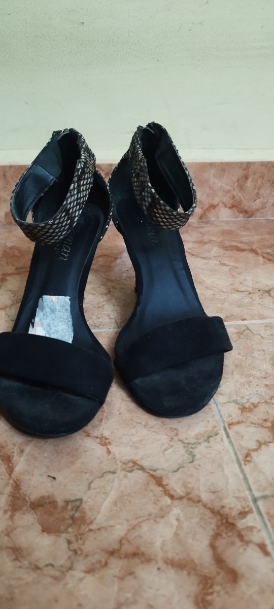 Sandalias negras talla 36