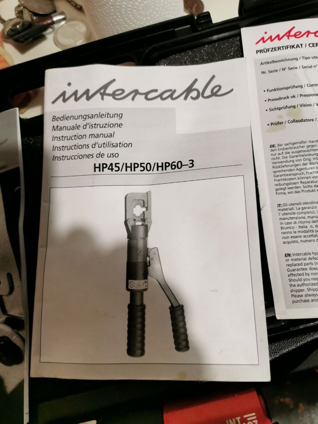 Pressatrie per cavi elettrici