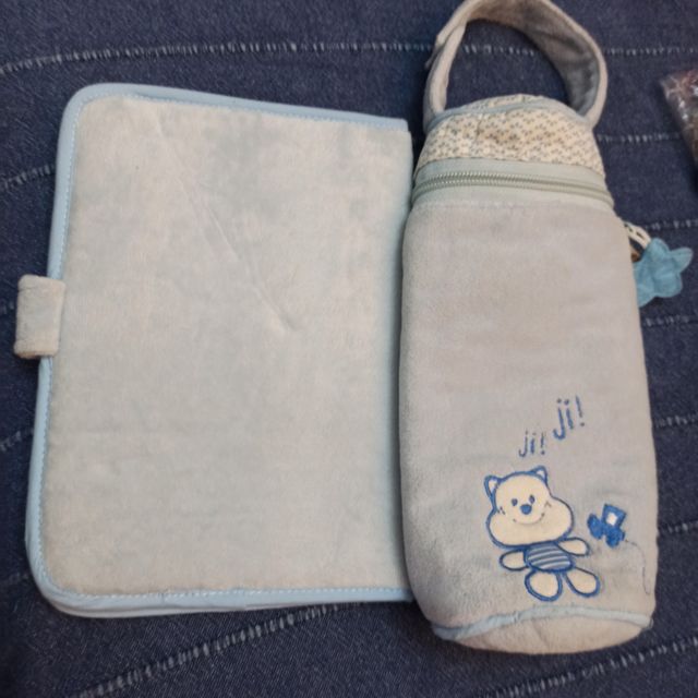 Portadocumentos y funda biberon