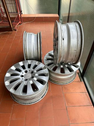 Llantas Mercedes Benz 16 pulgadas.