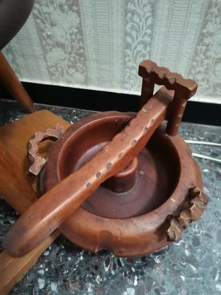 Schiaccianoci in legno vintage 