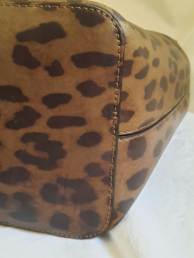 Bolso piel tote Furla animal print perfecto estado