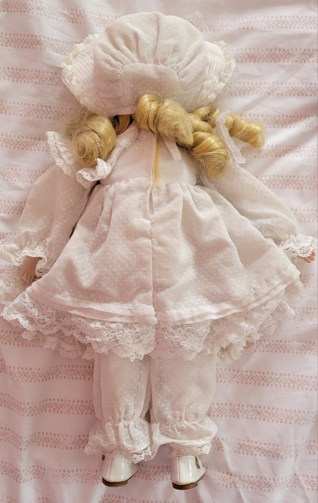 Muñeca porcelana 40 cm.alto