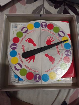 Twister juego en familia