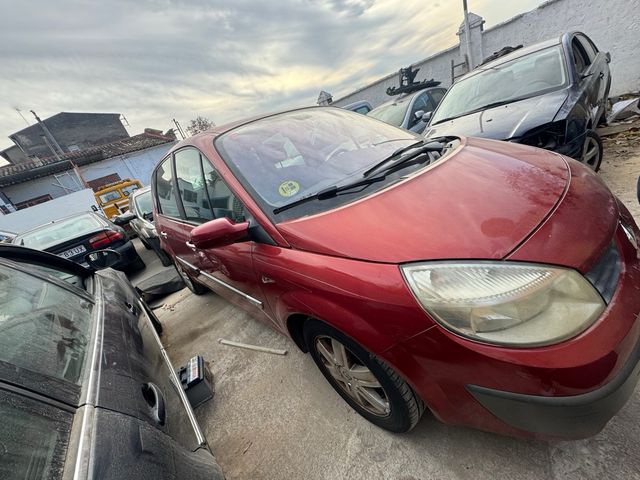 RENAULT SCENIC 1.6 gasolina -desguace