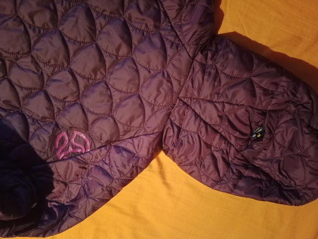 Chaqueta técnica de mujer sin estrenar.