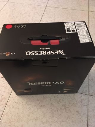 Cafetera Nespresso Inissia roja