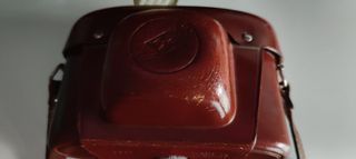 Cámara de fotos Agfa Silette , junto con funda de