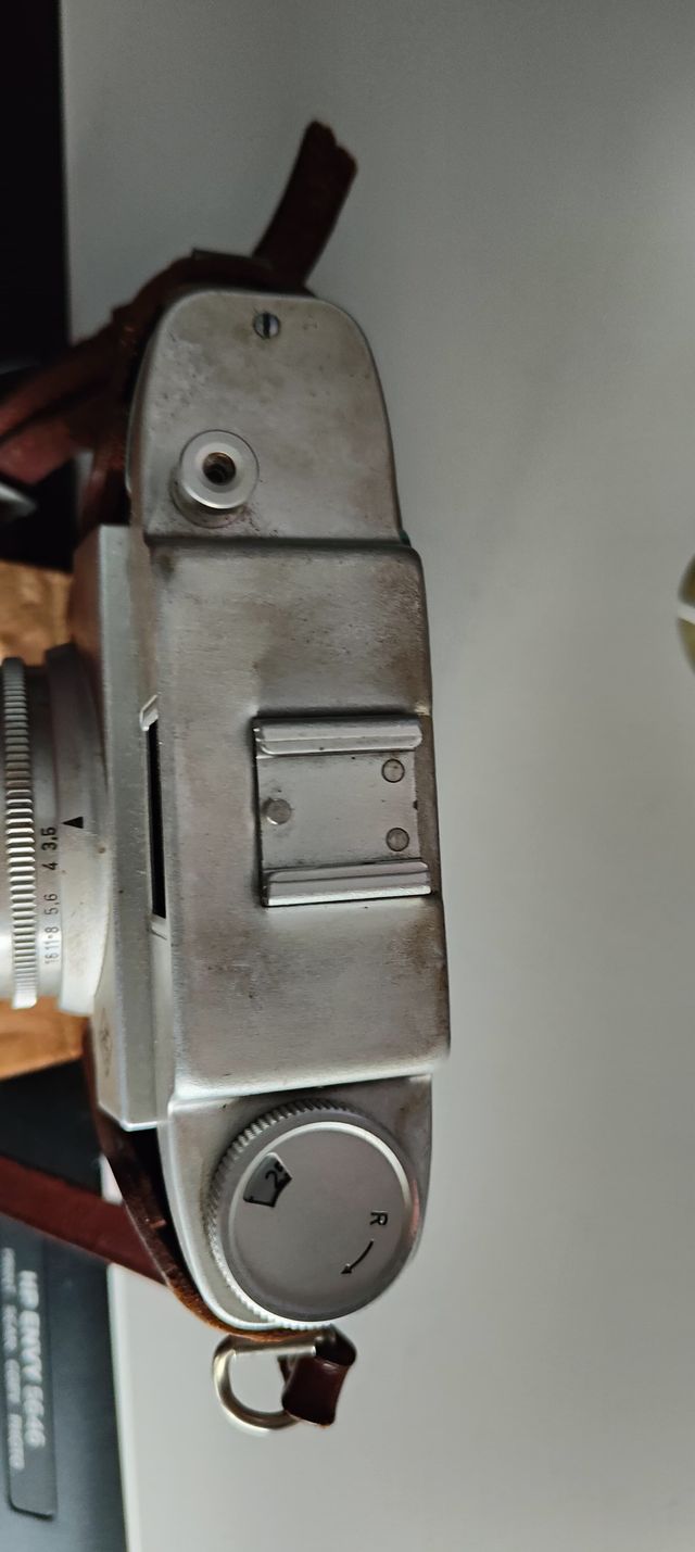 Cámara de fotos Agfa Silette , junto con funda de