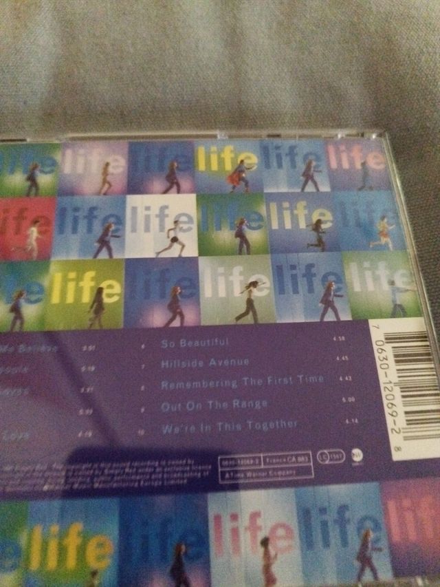 CD SIMPLY RED... LIFE.