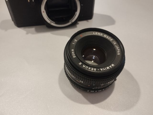 Mamiya ZE-2 con Sekor 50 mm 1:2