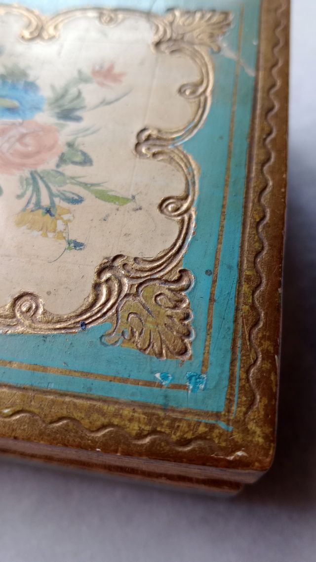 Cofanetto portagioielli vintage in legno dipinto