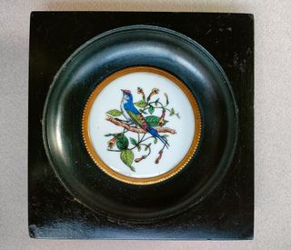 Piccola cornice con dipinto uccellino su ceramica