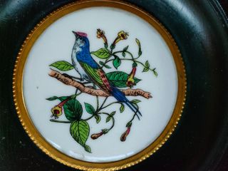 Piccola cornice con dipinto uccellino su ceramica