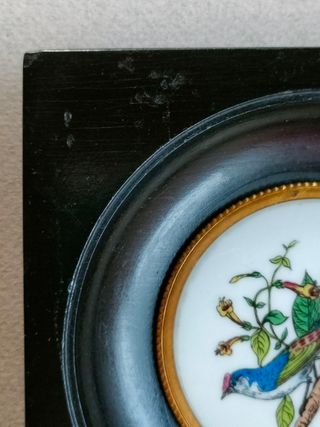 Piccola cornice con dipinto uccellino su ceramica