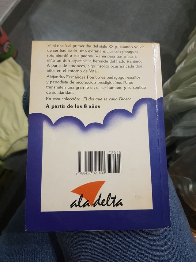 Libro un paraguas rojo