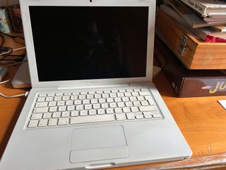 MacBook bianco Intel Core 2 Duo 2,4 GHz