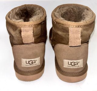 UGG mini marron 37