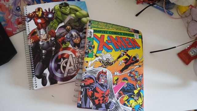 2 libretas marvel
