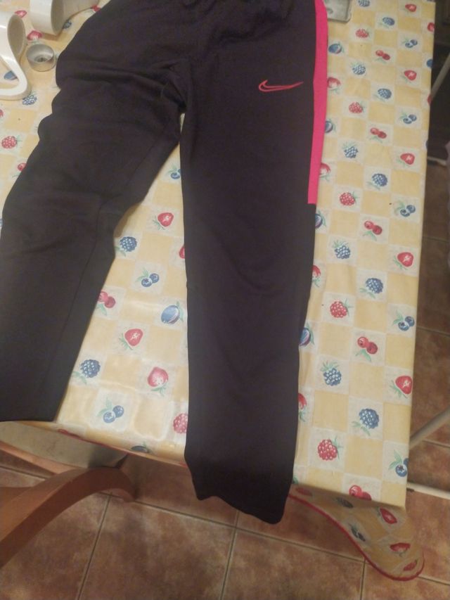 Pantalón chandal Nike talla M