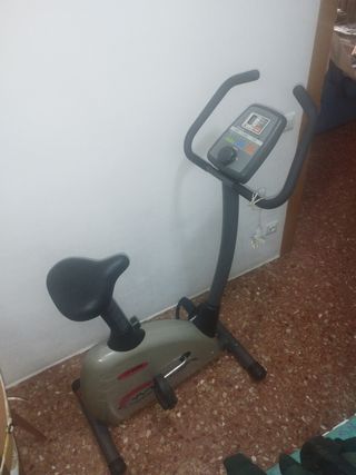 Bicicleta estática con pulsómetro 